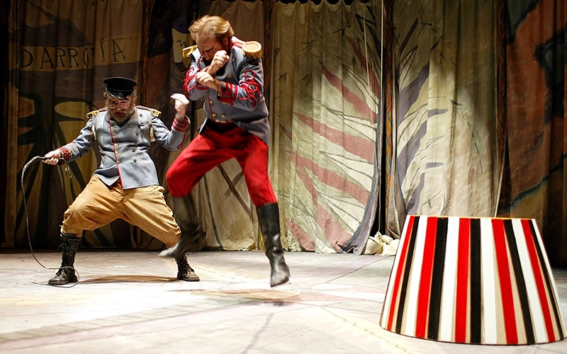 Barraca colon cartel pe